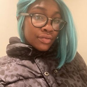 Meet your Posher, Siani